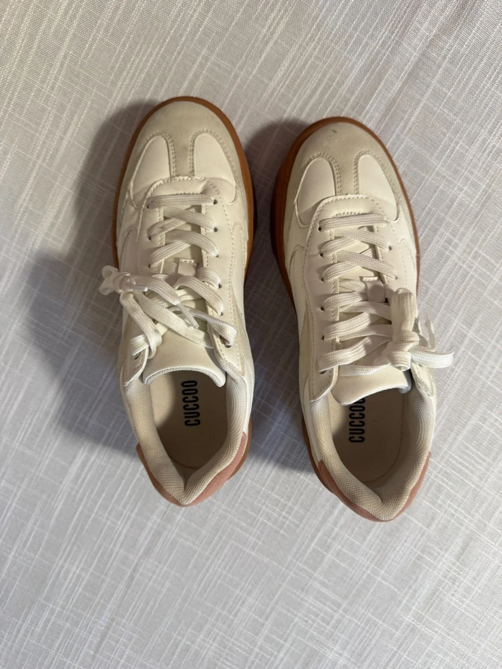 CUCCOO White Low Top Lace Up Sneakers Tan Platform Sole Pink Heel Cushioned